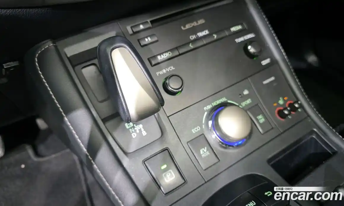 Lexus CT200h 2017 1.8 Автомат в Москве № 198877, фото 4