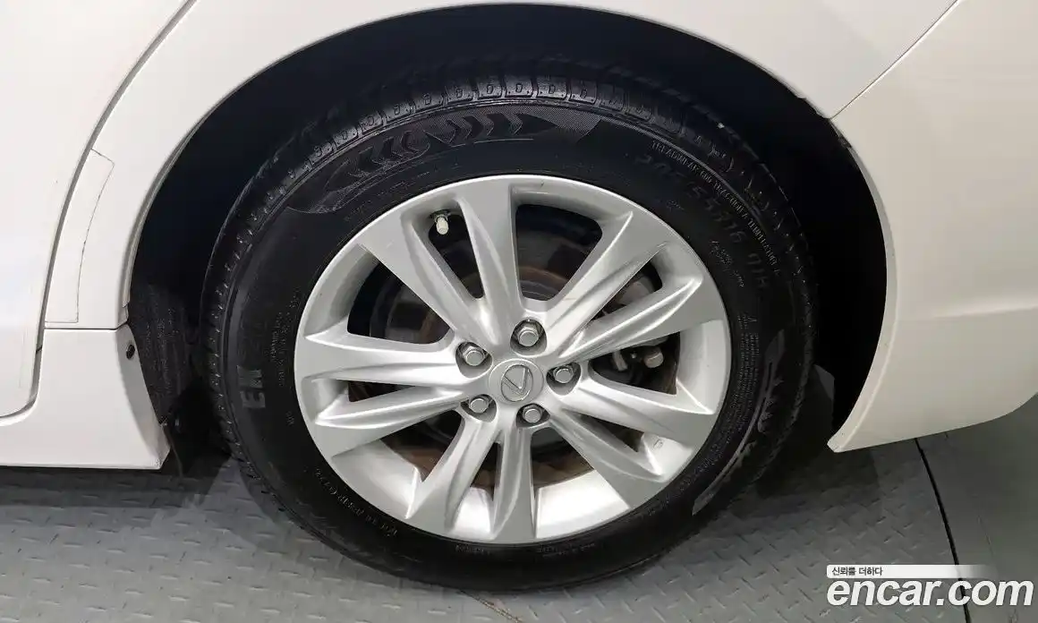 Lexus CT200h 2017 1.8 Автомат в Москве № 198877, фото 5