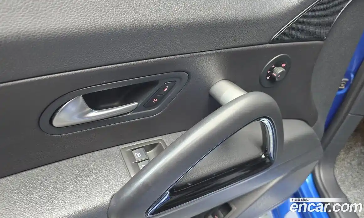 Volkswagen Scirocco 2013 2.0 Автомат в Москве № 199121, фото 18