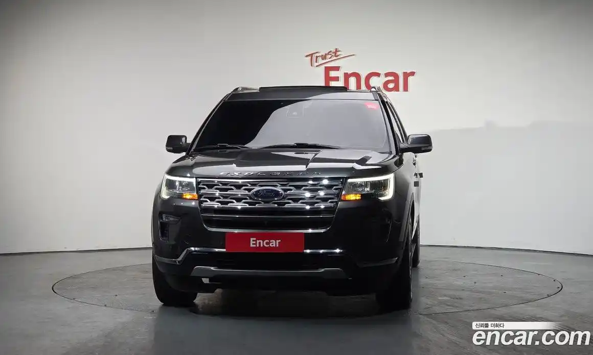 Ford Explorer 2019 2.3 Автомат в Москве № 199818, фото 1