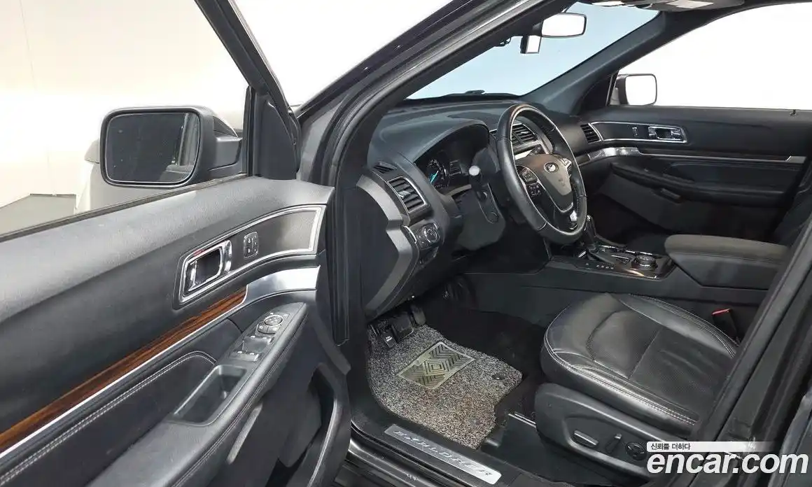 Ford Explorer 2019 2.3 Автомат в Москве № 199818, фото 10