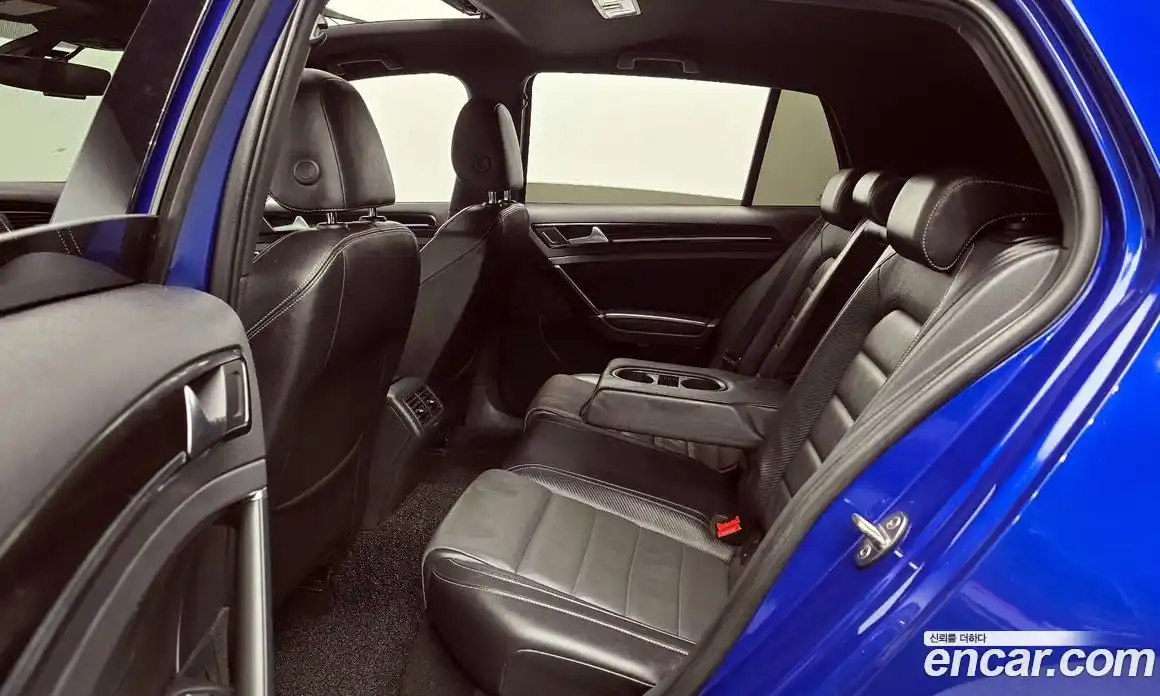 Volkswagen Golf 2016 2.0 Автомат в Москве № 204546, фото 3