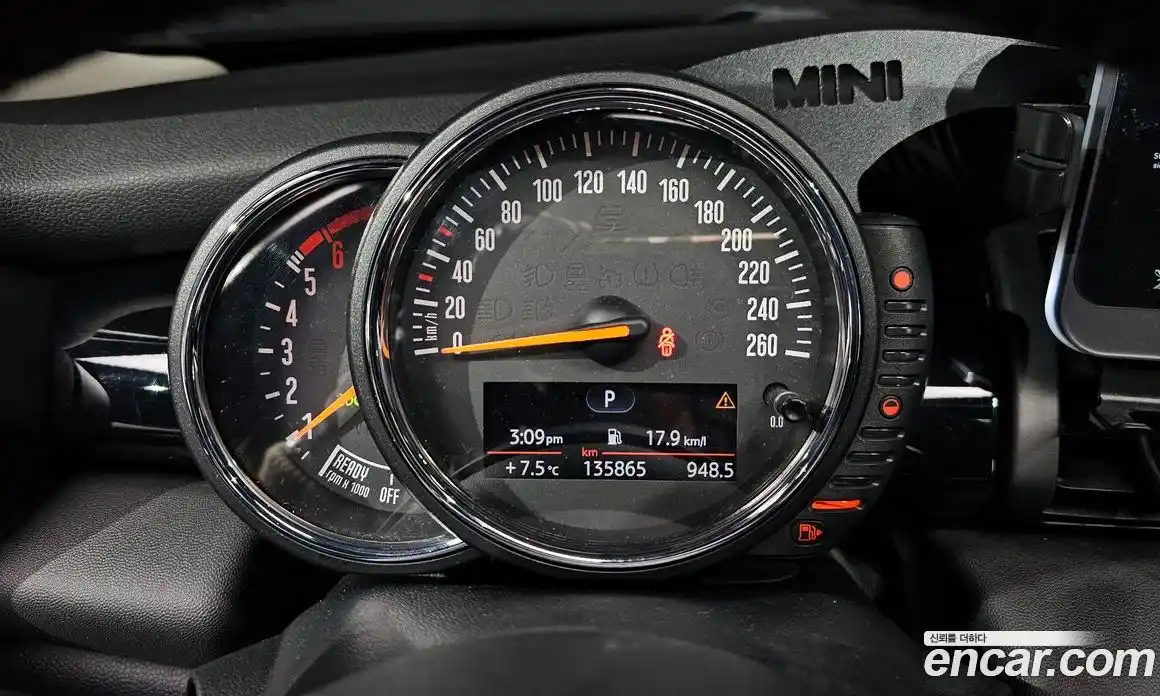 Mini Cooper 2016 1.5 Автомат в Москве № 205388, фото 6