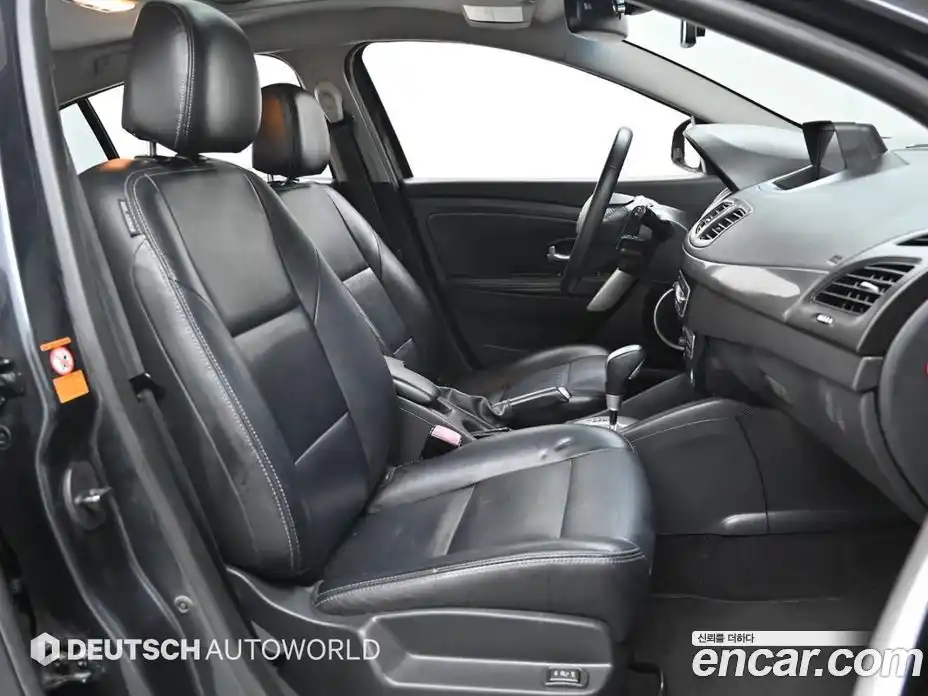 Renault SM3 2012 2.0 Автомат в Москве № 210059, фото 10