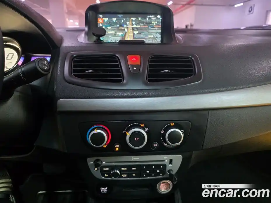 Renault SM3 2018 1.6 Автомат в Москве № 210071, фото 14