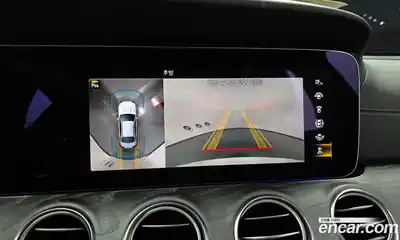 Mercedes-Benz E-Class 2022 2.0 Автомат в Москве № 212128, миниатюра 3