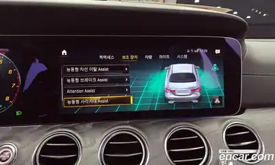 Mercedes-Benz E-Class 2022 2.0 Автомат в Москве № 212128, миниатюра 4