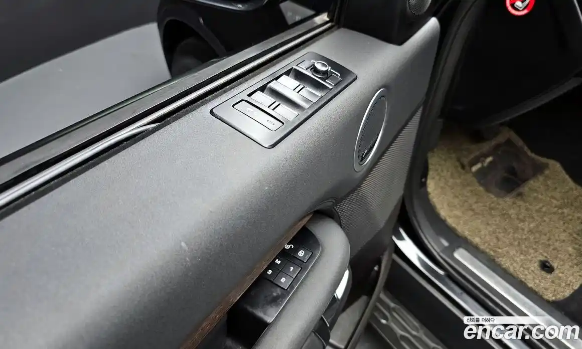 Land Rover Discovery 2017 2.0 Автомат в Москве № 213716, фото 15