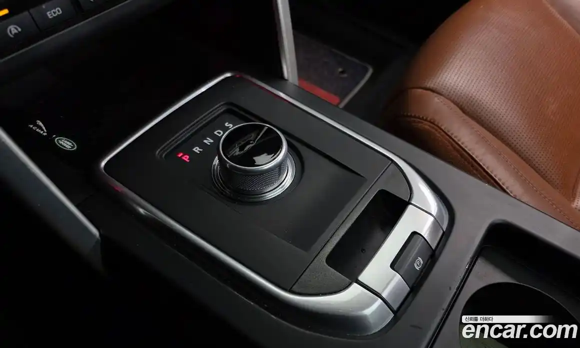 Land Rover Discovery Sport 2016 2.0 Автомат в Москве № 213781, фото 9