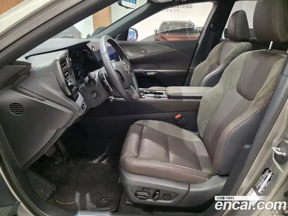 Lexus RX 2025 2.5 Вариатор в Москве № 214751, фото 10