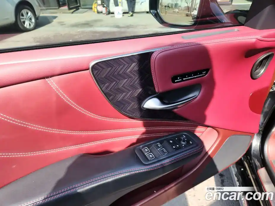 Lexus LS 2018 3.5 Автомат в Москве № 214825, фото 15