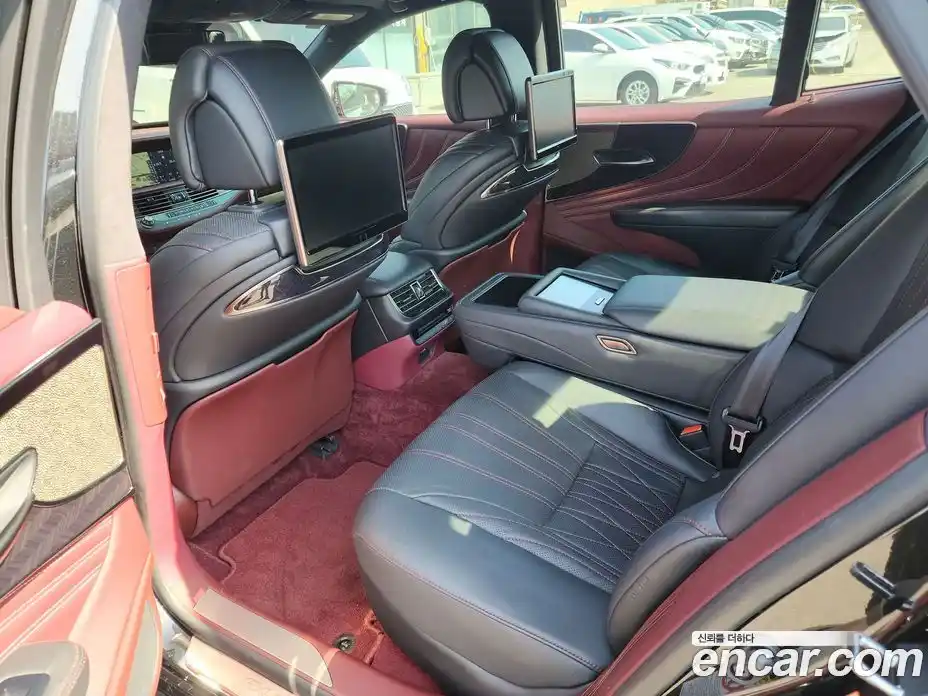 Lexus LS 2018 3.5 Автомат в Москве № 214825, фото 19