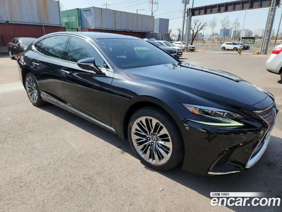 Lexus LS 2018 3.5 Автомат в Москве № 214825, фото 3