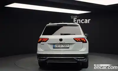 Volkswagen Tiguan 2023 2.0 Автомат в Москве № 214943, миниатюра 2