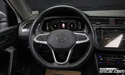 Volkswagen Tiguan 2023 2.0 Автомат в Москве № 214943, миниатюра 3