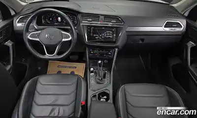 Volkswagen Tiguan 2023 2.0 Автомат в Москве № 214943, миниатюра 10