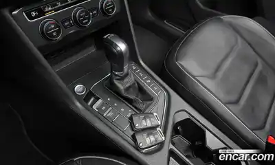 Volkswagen Tiguan 2018 2.0 Автомат в Москве № 215141, миниатюра 4