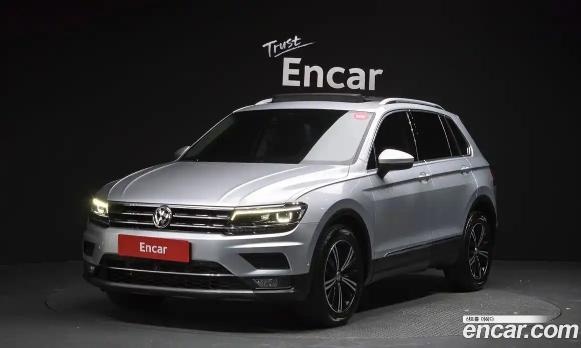 Volkswagen Tiguan 2018 2.0 Автомат в Москве № 215141, фото 5