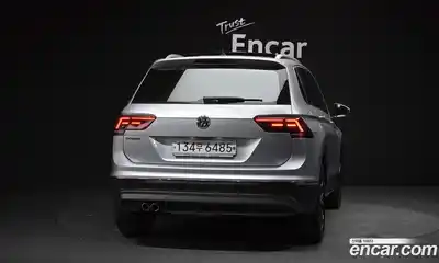 Volkswagen Tiguan 2018 2.0 Автомат в Москве № 215141, миниатюра 10