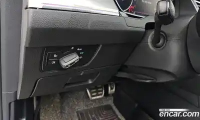 Volkswagen Arteon 2018 2.0 Автомат в Москве № 215158, миниатюра 3