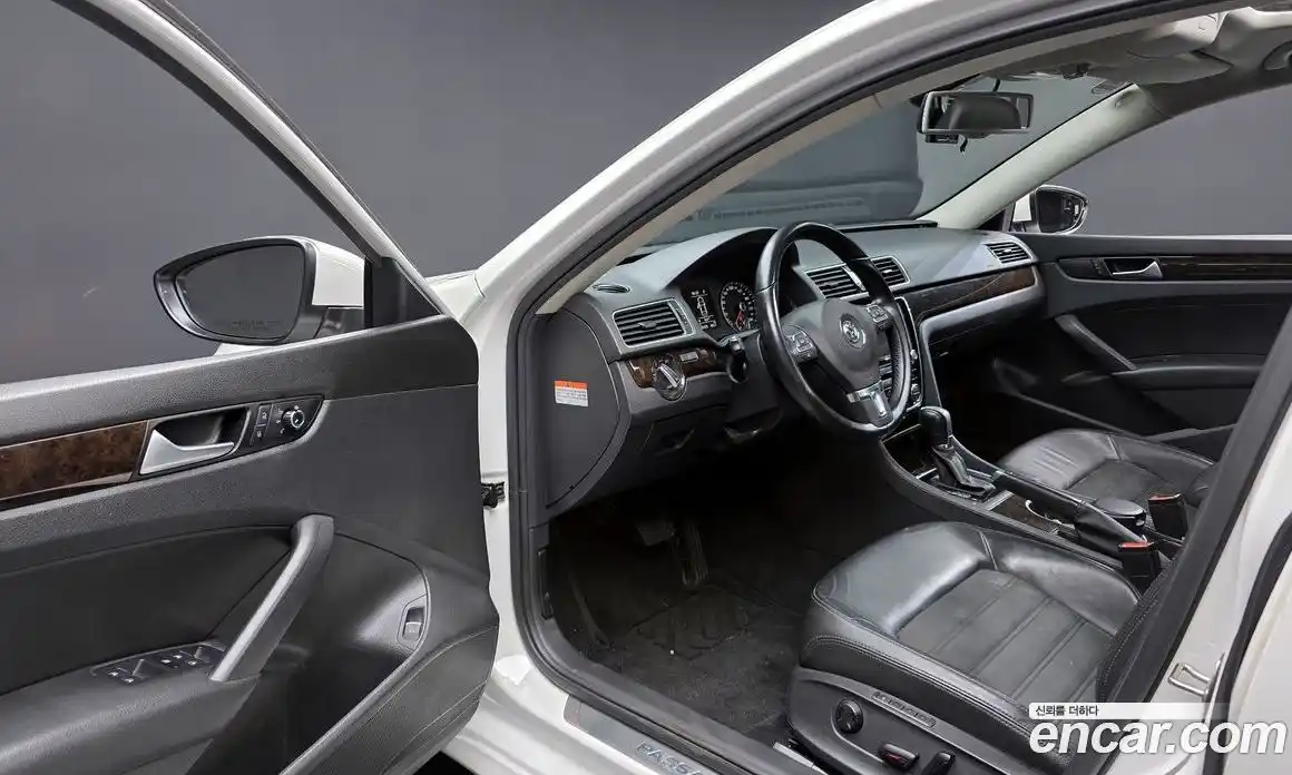 Volkswagen Passat 2015 2.0 Автомат в Москве № 215347, фото 15