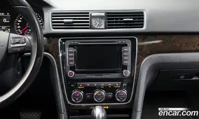 Volkswagen Passat 2015 2.0 Автомат в Москве № 215347, миниатюра 5