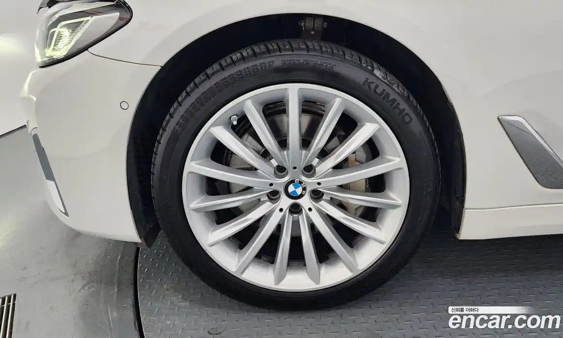 BMW 5-Series 2023 2.0 Автомат в Москве № 228998, фото 18