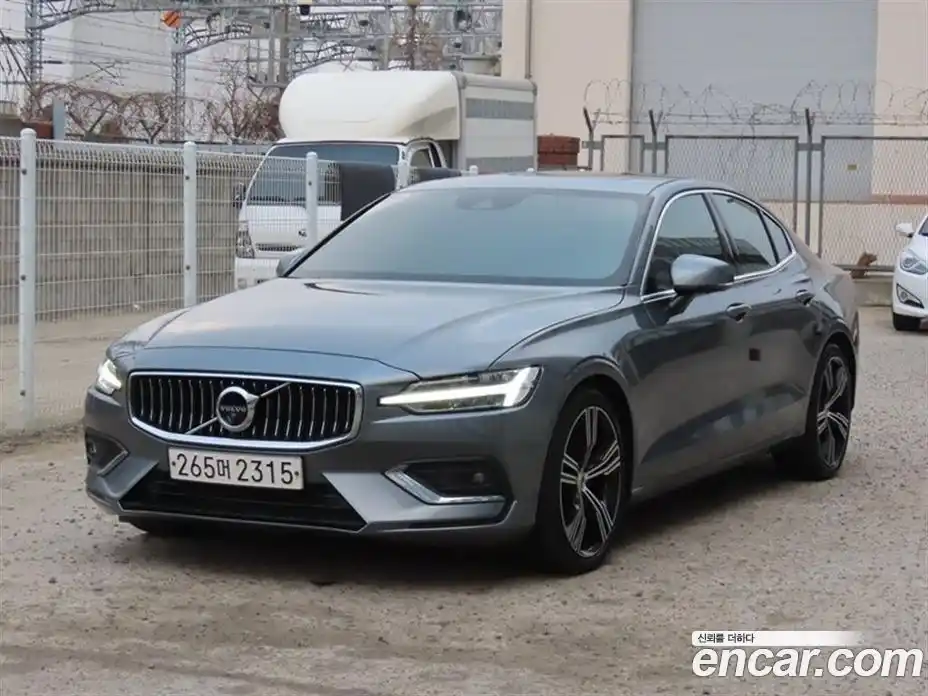 Volvo S60 2020 2.0 Автомат в Москве № 230577, фото 2
