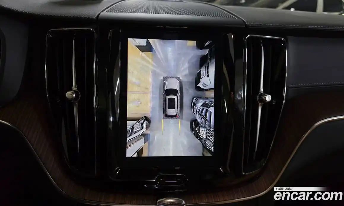 Volvo XC60 2024 2.0 Автомат в Москве № 230859, фото 14