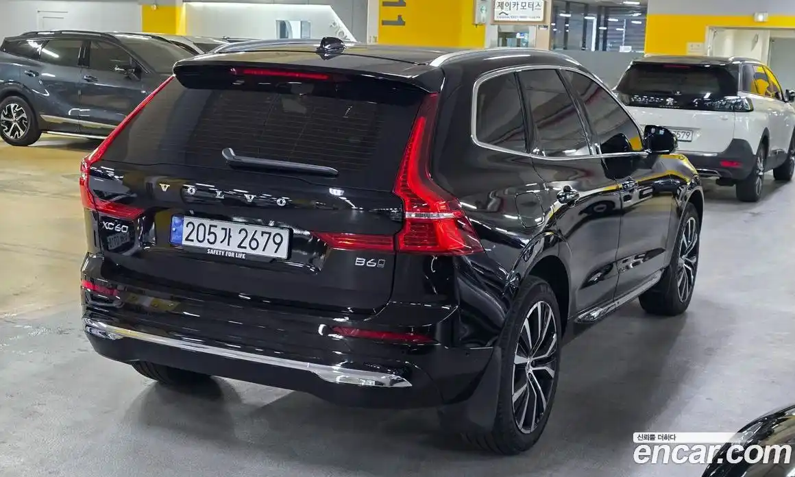 Volvo XC60 2024 2.0 Автомат в Москве № 230859, фото 2