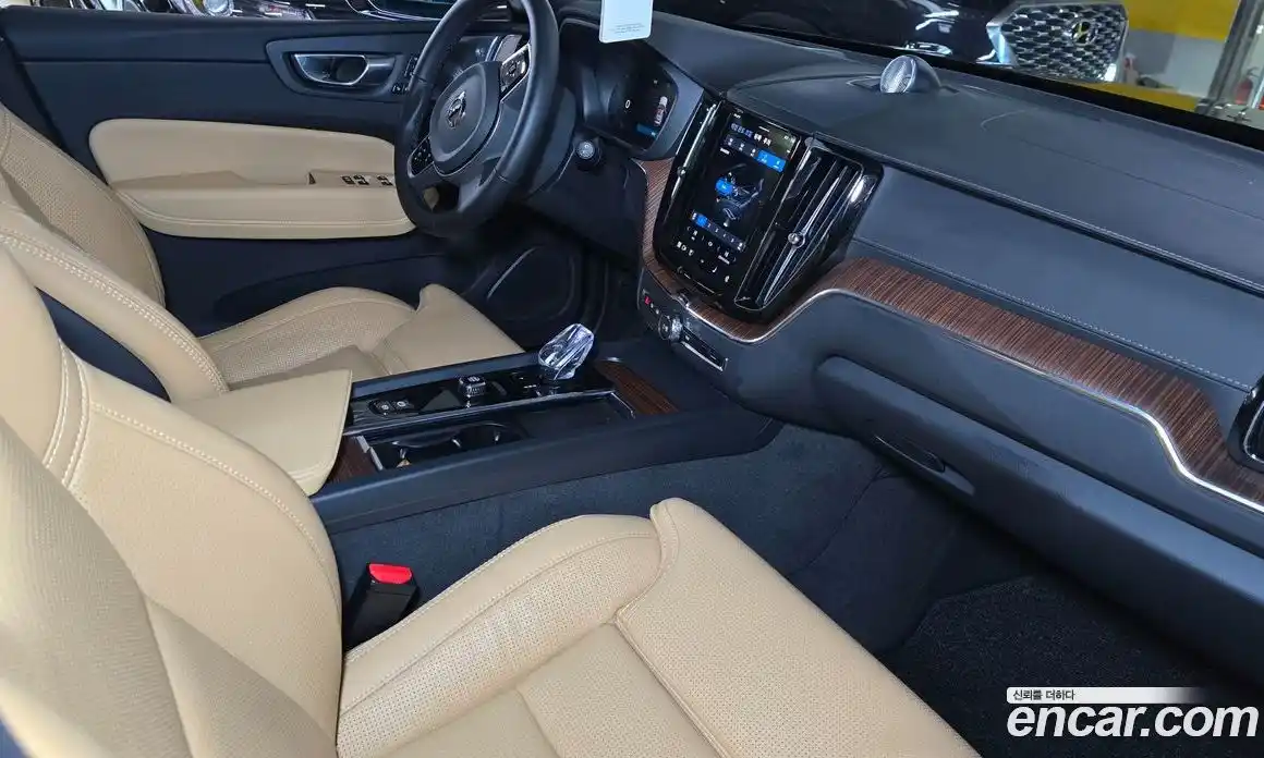 Volvo XC60 2024 2.0 Автомат в Москве № 230859, фото 7