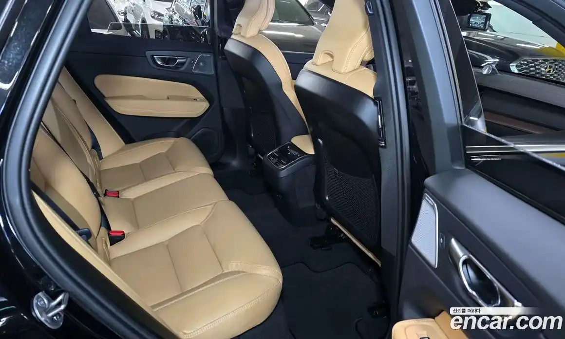 Volvo XC60 2024 2.0 Автомат в Москве № 230859, фото 10