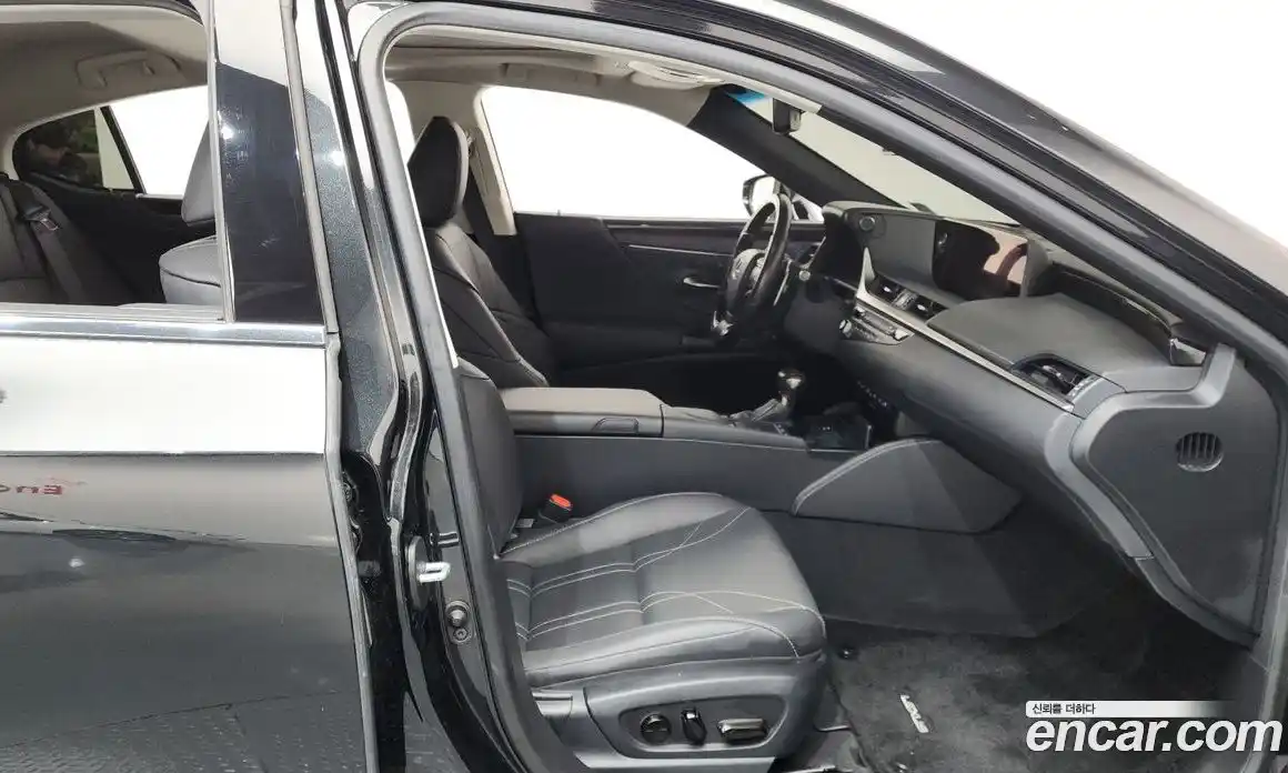 Lexus ES 2021 2.5 Автомат в Москве № 232056, фото 17