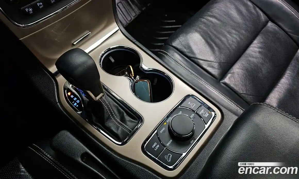 Jeep Cherokee 2017 3.6 Автомат в Москве № 232658, фото 9