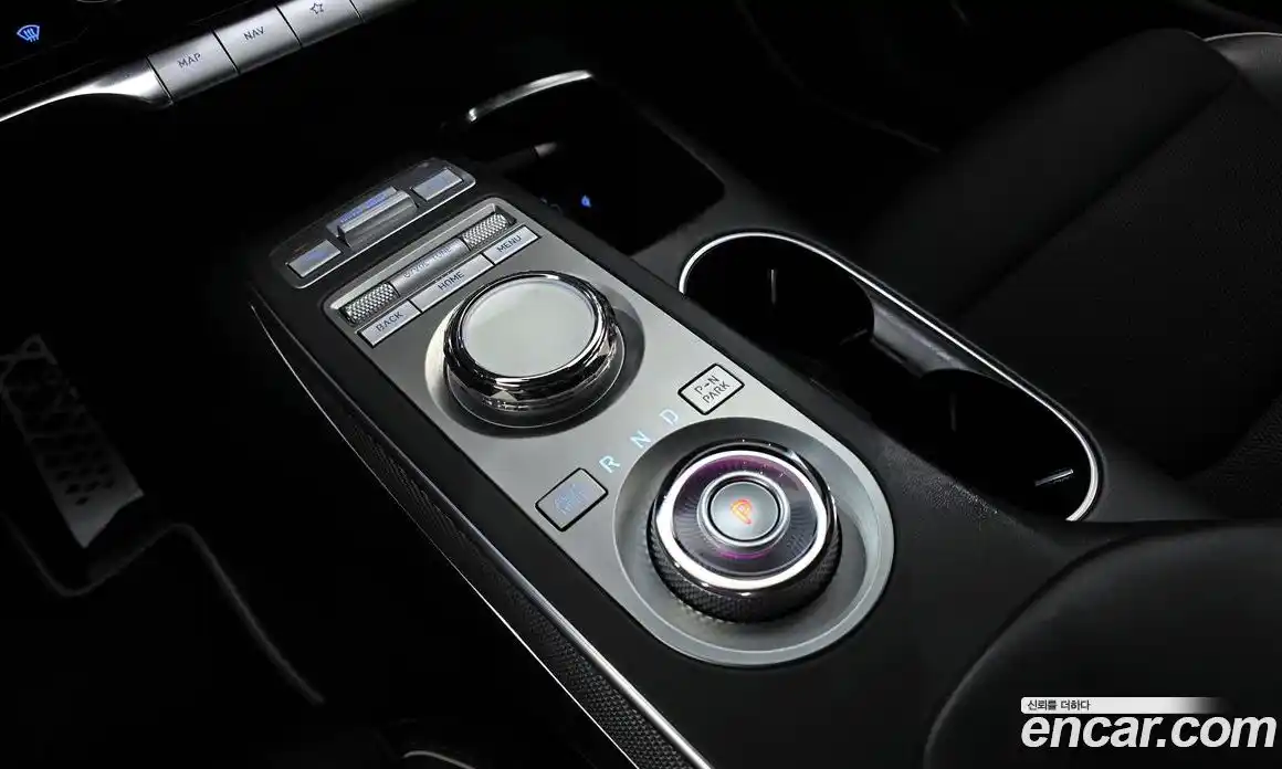 Genesis GV70 2024 2.5 Автомат в Москве № 24428, фото 4