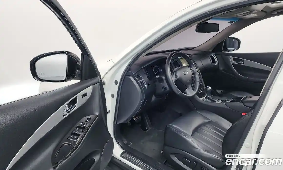 Infiniti QX50 2015 3.7 Автомат в Москве № 244446, фото 20