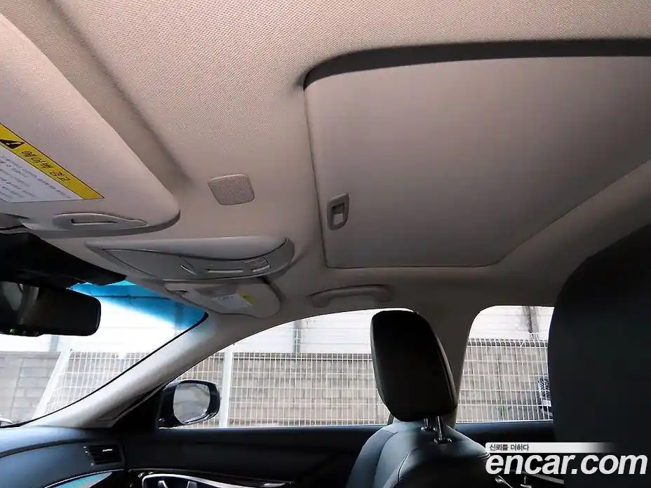 Infiniti Q70 2019 3.7 Автомат в Москве № 256210, фото 18