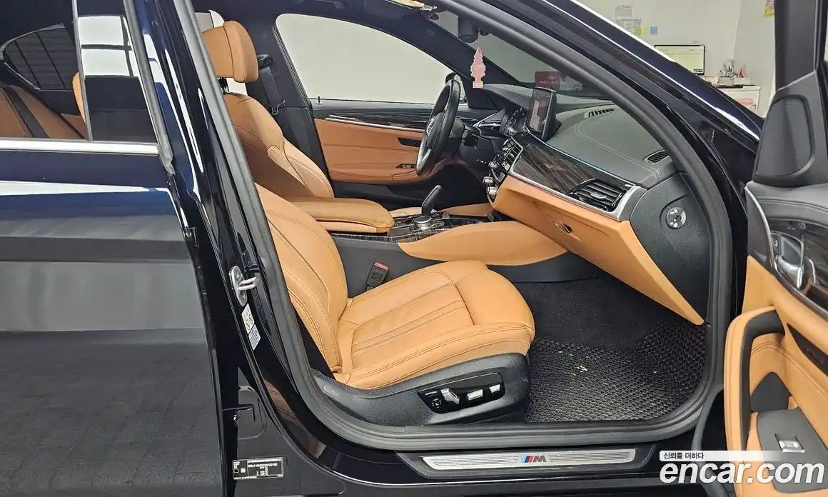 BMW 5-Series 2022 2.0 Автомат в Москве № 257997, фото 1