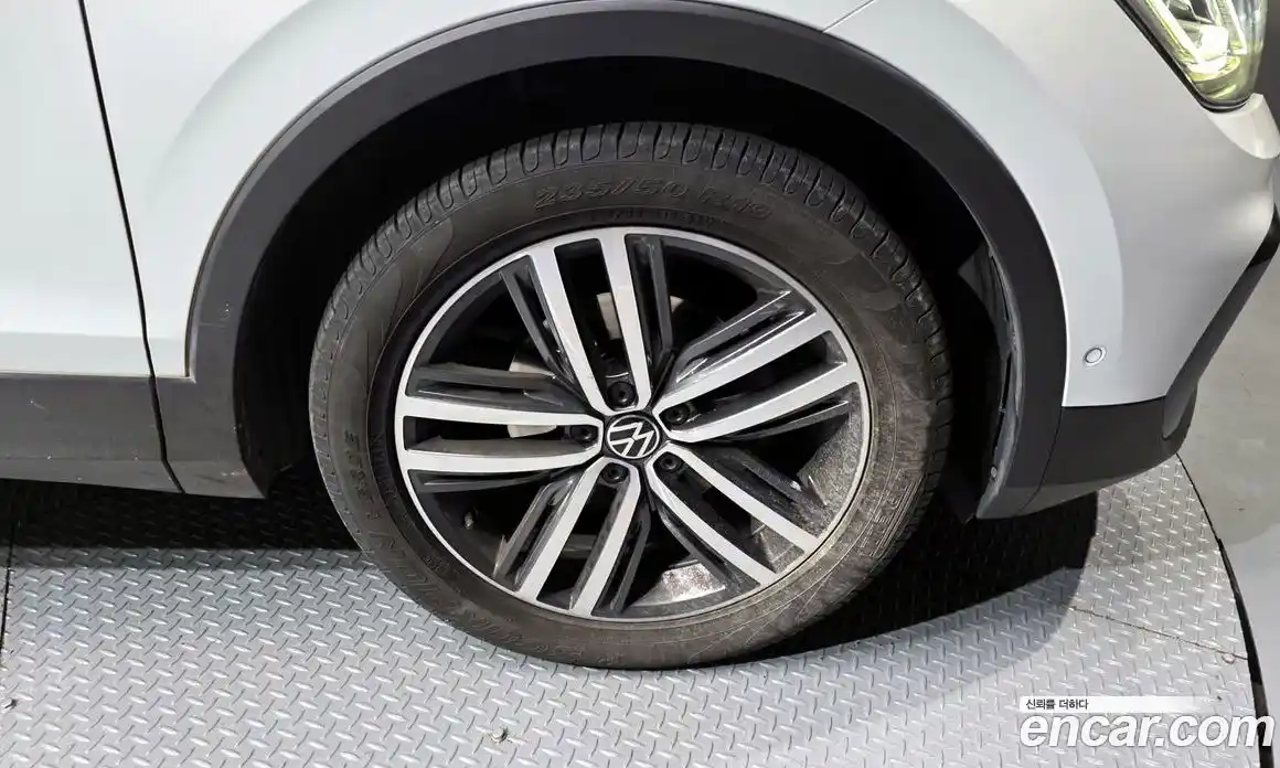 Volkswagen Tiguan 2022 2.0 Автомат в Москве № 272678, фото 16