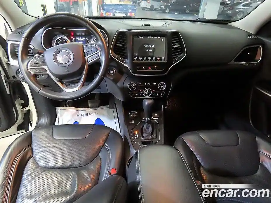 Jeep Cherokee 2019 2.4 Автомат в Москве № 279151, фото 10