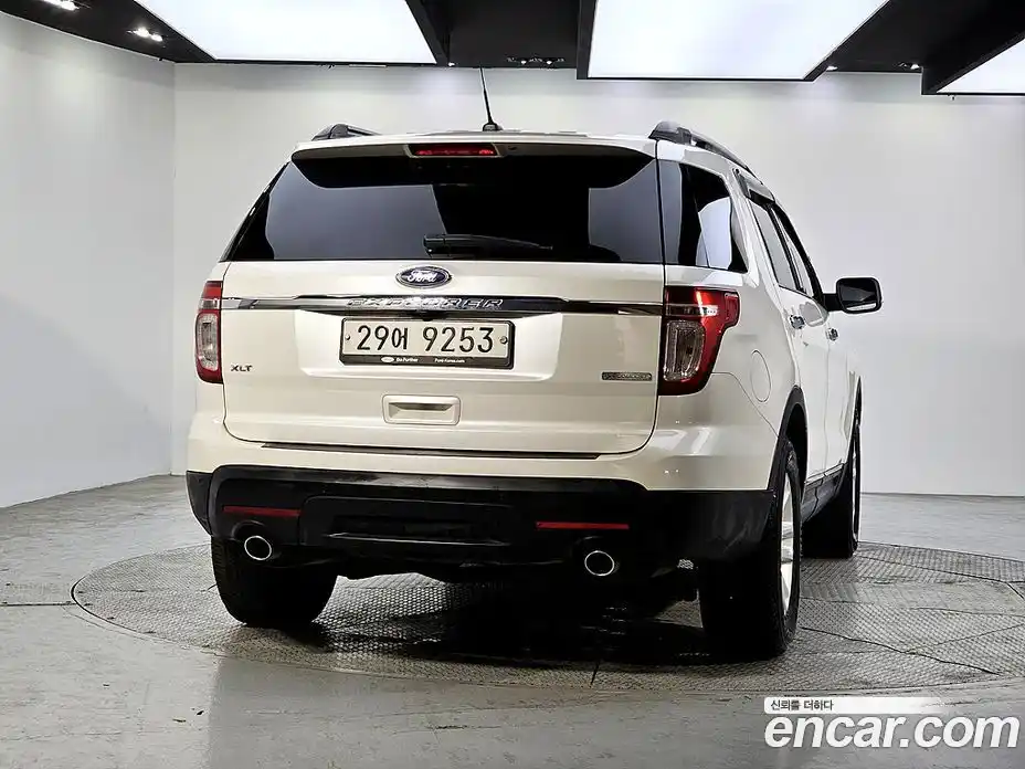 Ford Explorer 2014 2.0 Автомат в Москве № 281089, фото 3