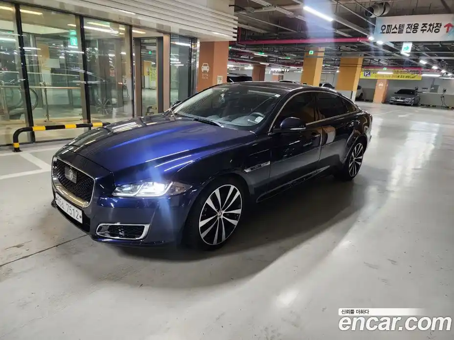 Jaguar XJ 2019 3.0 Автомат в Москве № 283810, фото 1