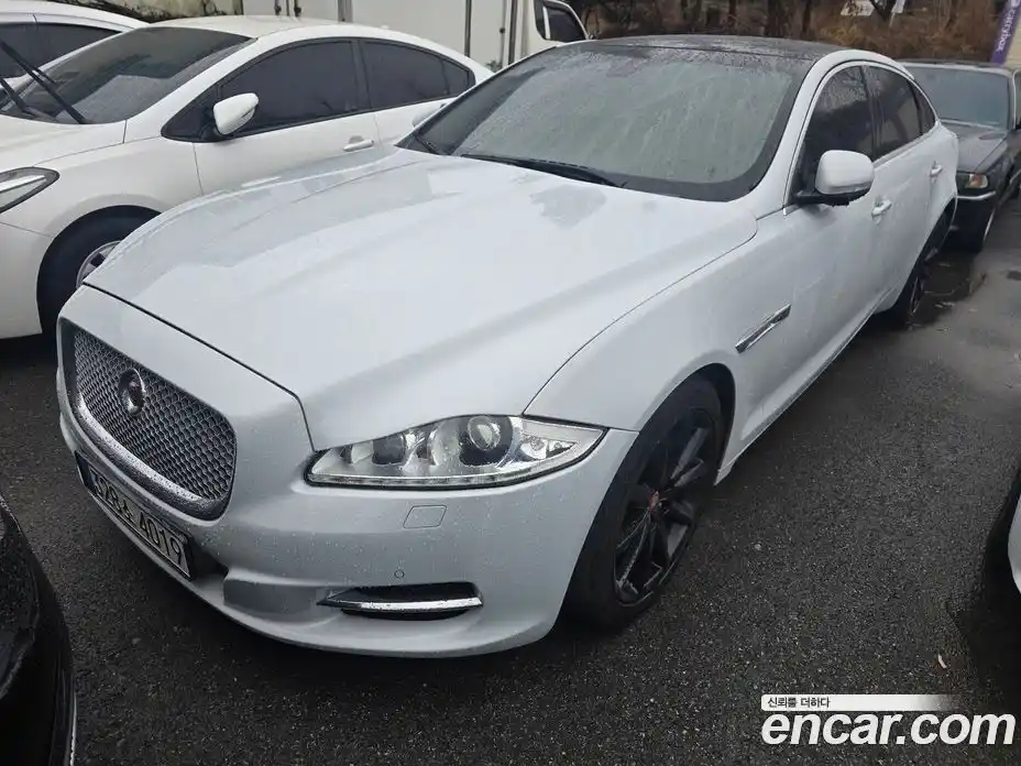 Jaguar XJ 2015 3.0 Автомат в Москве № 284002, фото 13
