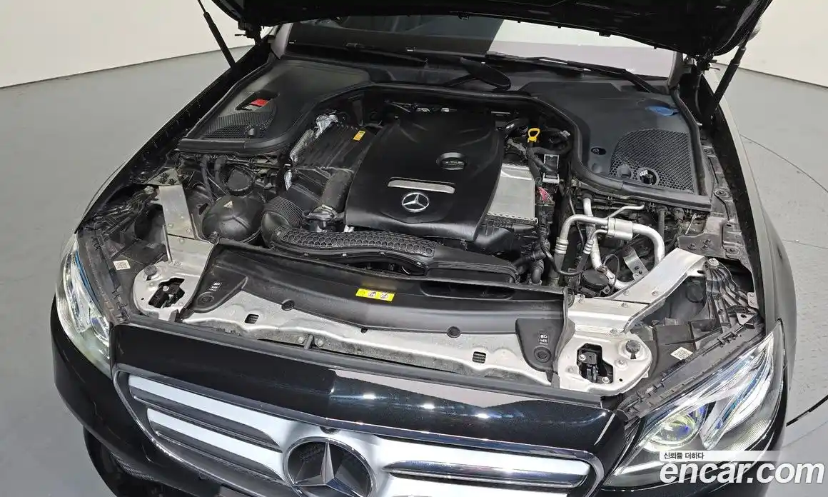 Mercedes-Benz E-Class 2017 2.0 Автомат в Москве № 292413, фото 17