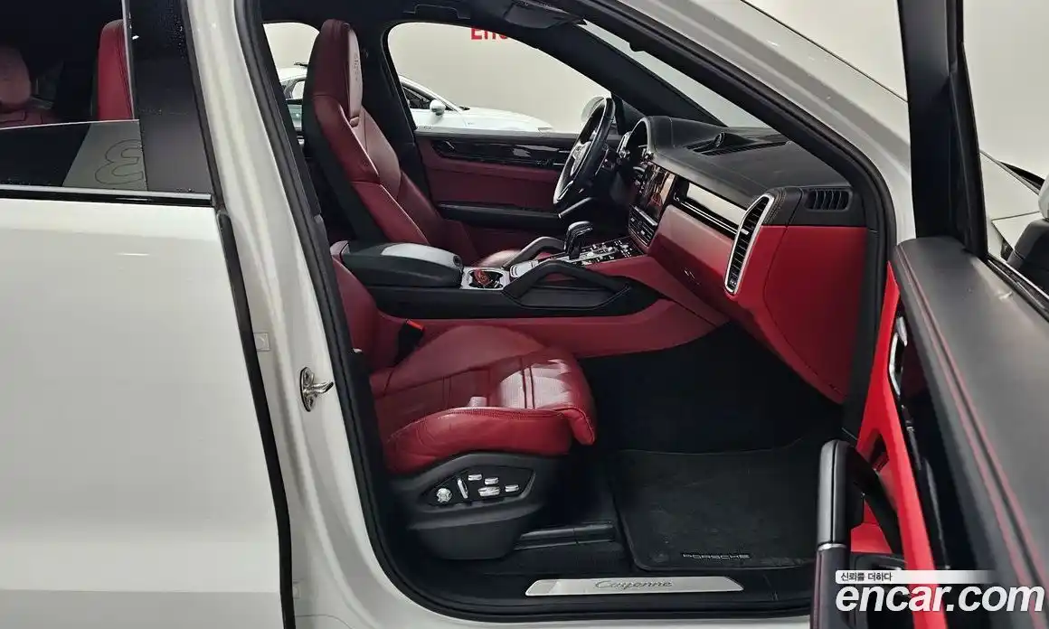 Porsche Cayenne 2021 3.0 Автомат в Москве № 294214, фото 13