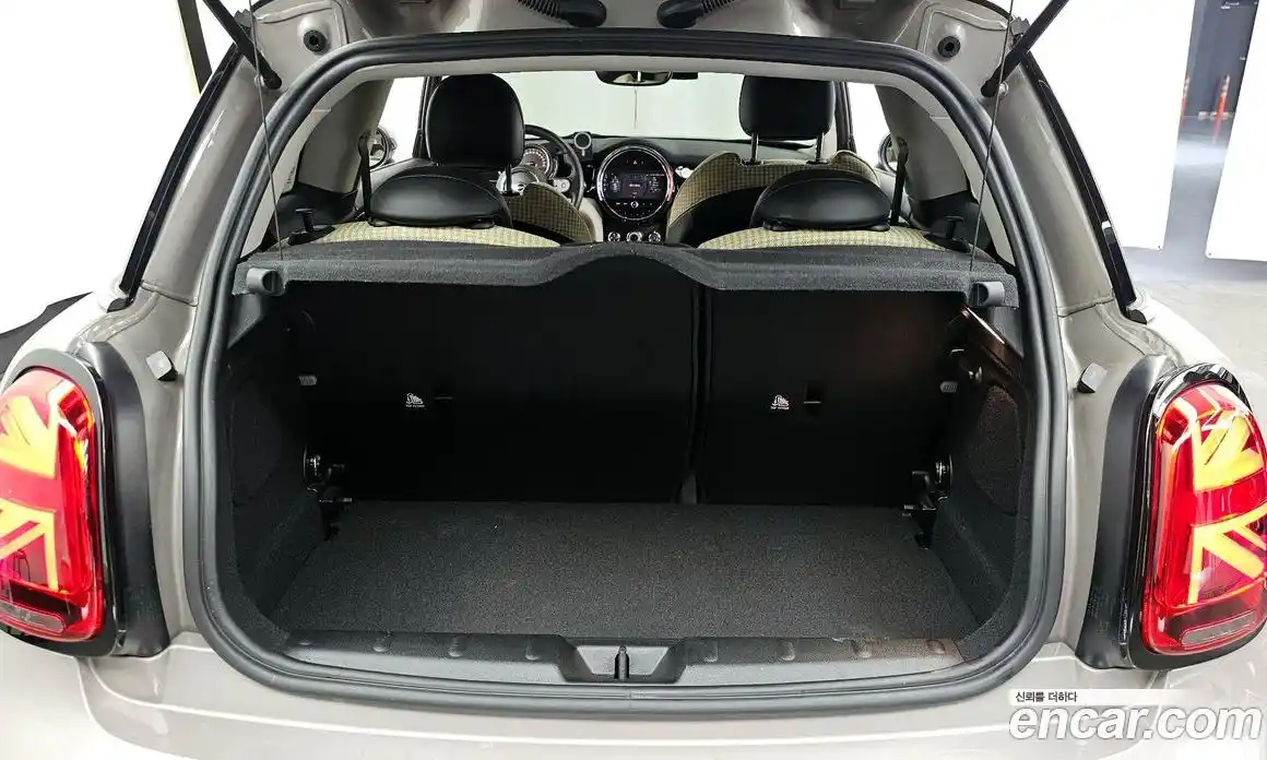 Mini Cooper 2022 1.5 Автомат в Москве № 299537, фото 11