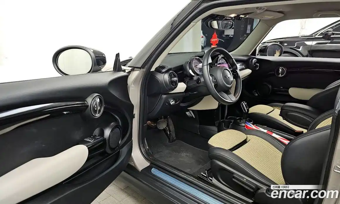 Mini Cooper 2022 1.5 Автомат в Москве № 299537, фото 12