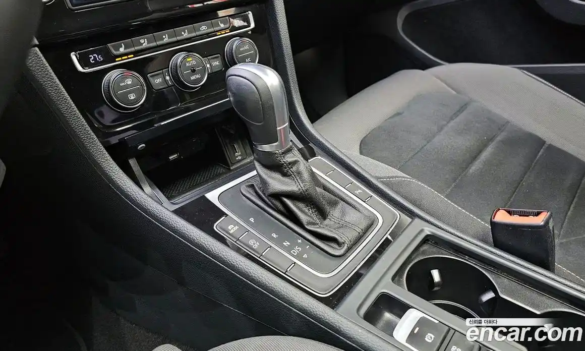 Volkswagen Golf 2016 2.0 Автомат в Москве № 301567, фото 4