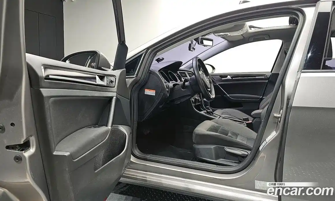 Volkswagen Golf 2016 2.0 Автомат в Москве № 301567, фото 8