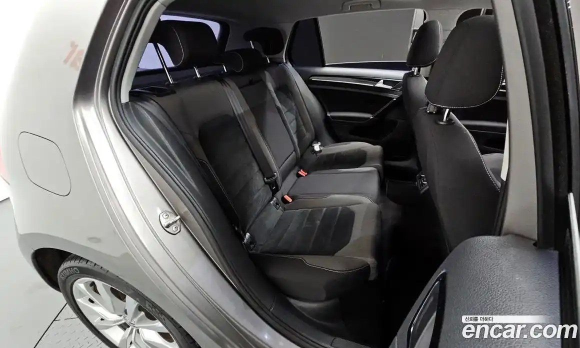 Volkswagen Golf 2016 2.0 Автомат в Москве № 301567, фото 9